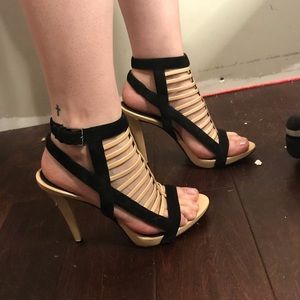 SEXY BLACK AND TAN HIGH HEELS!!!